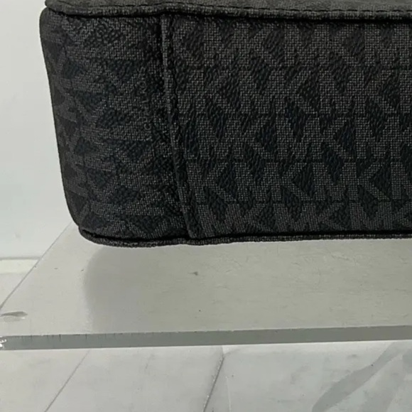 NWT MICHAEL Michael Kors Black Logo PVC Zip Jet Set Large Crossbody Bag - Picture 5 of 12